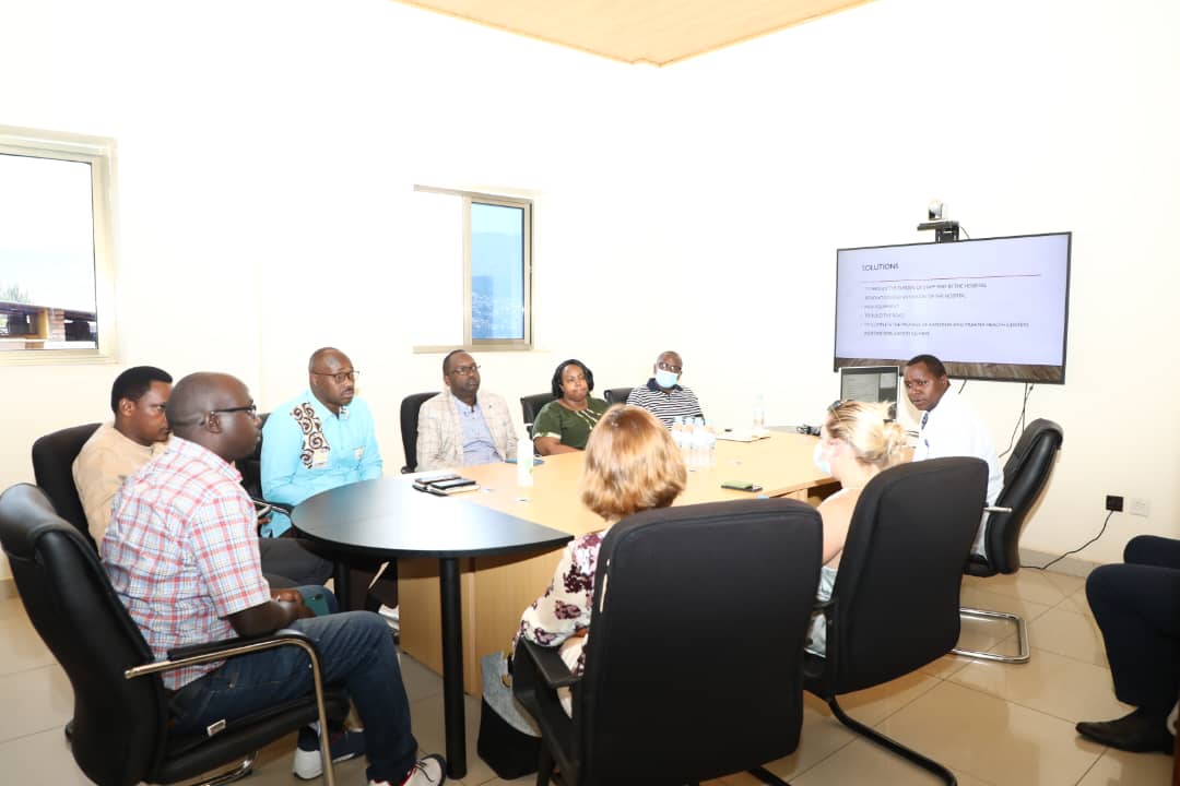 Working session with Kigali hospital doctors and city representatives